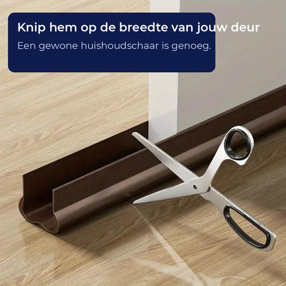 Knip Dorva op de breedte van jouw deur met een gewone huishoudschaar
