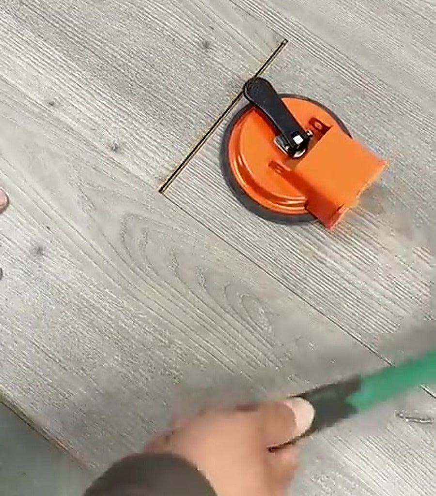 Serro zuignap op de plank met de kier zichtbaar ernaast