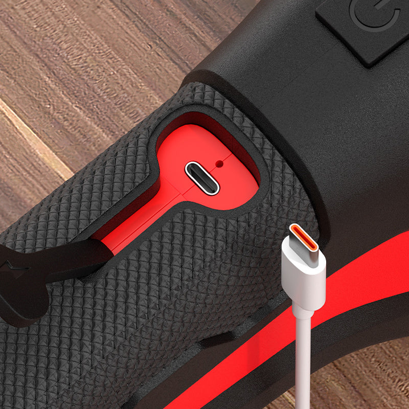 Opladen via Type-C onder het rubberen kapje